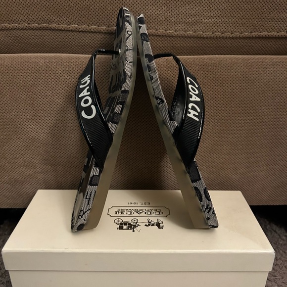 COACH Flip Flops - Picture 7 of 9